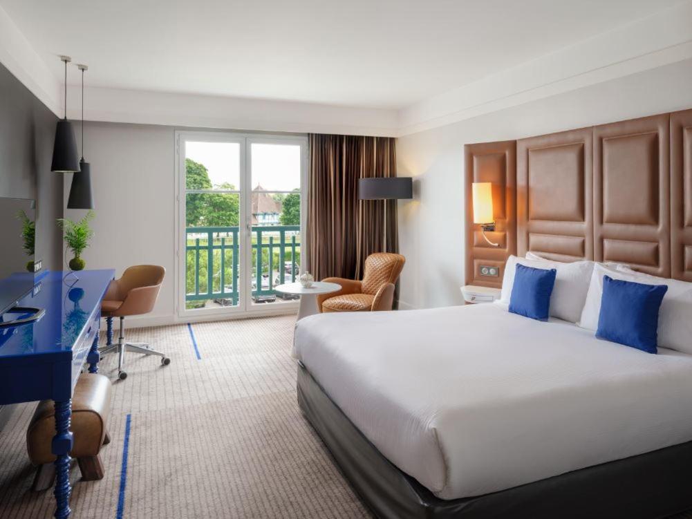 Renaissance Paris Hippodrome De St. Cloud Hotel Рюей-Мальмезон Екстер'єр фото